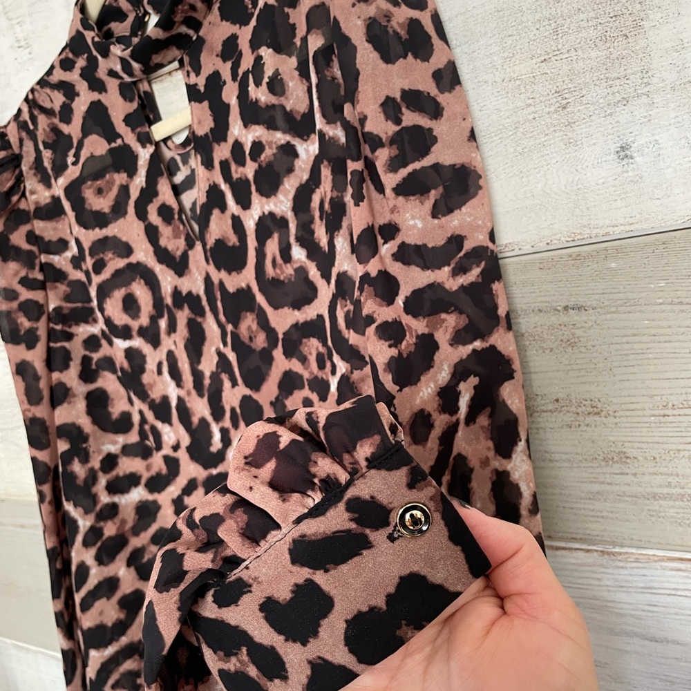 NWOT ✨SHEIN Blouse✨ - Picture 5 of 5